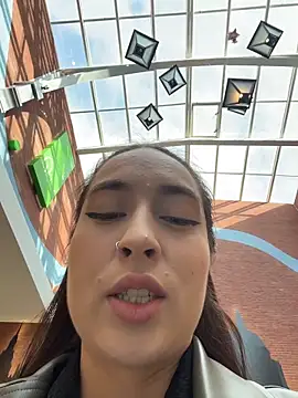 Holly Play online show from October 2, 2025, 9:12 am