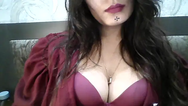 krati74 online show from September 17, 2025, 2:08 pm