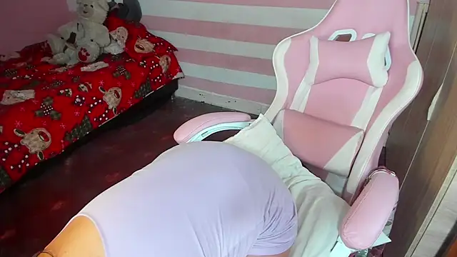 Snapshot of Loveequinn chatting on January 1, 2025, 8:26 pm Loveequinn online show from January 1, 2025, 8:26 pm