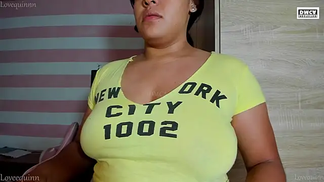 Snapshot of Loveequinn chatting on February 18, 2025, 1:32 am Loveequinn online show from February 18, 2025, 1:32 am