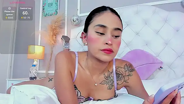 Snapshot of serena_jeyms chatting on October 1, 2025, 7:29 pm serena jeyms online show from October 1, 2025, 7:29 pm