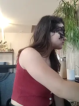 So Lucky Us online show from February 7, 2025, 1:01 pm