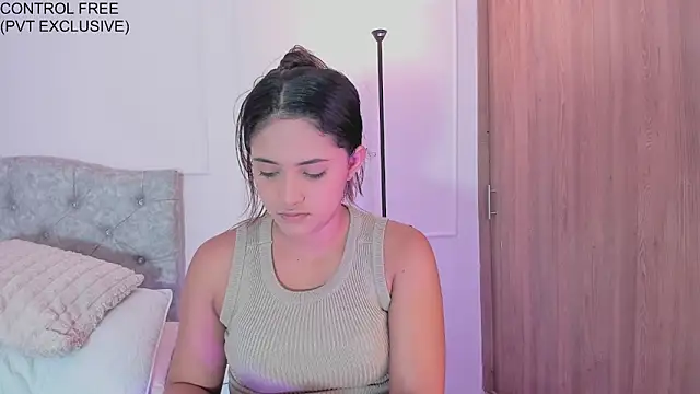 Snapshot of Isa_squirt1 chatting on September 29, 2025, 1:34 am Isa squirt1 online show from September 29, 2025, 1:34 am