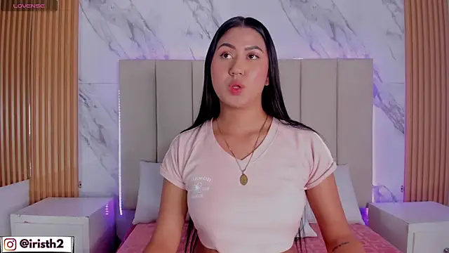 Iris Thompson  online show from January 8, 2026, 4:29 am