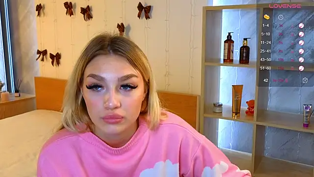 Snapshot of Ella_Milla chatting on December 25, 2024, 11:43 am Ella Milla online show from December 25, 2024, 11:43 am