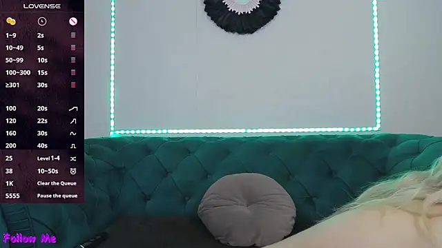 Snapshot of IvanaCharm chatting on October 10, 2025, 3:40 am IvanaCharm online show from October 10, 2025, 3:40 am