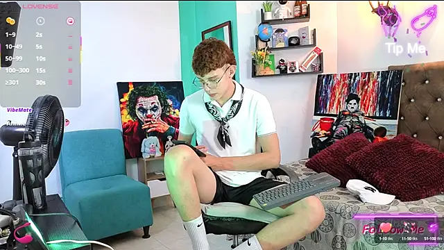 Snapshot of flowers18 chatting on October 7, 2025, 10:00 pm flowers18 online show from October 7, 2025, 10:00 pm