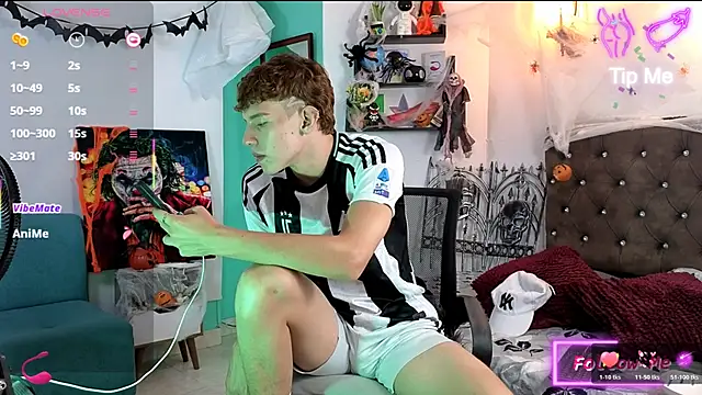 Snapshot of flowers18 chatting on November 3, 2025, 11:08 pm flowers18 online show from November 3, 2025, 11:08 pm