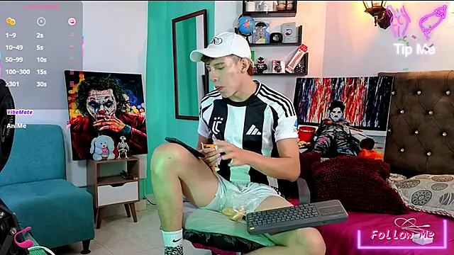 Snapshot of flowers18 chatting on October 14, 2025, 9:36 pm flowers18 online show from October 14, 2025, 9:36 pm