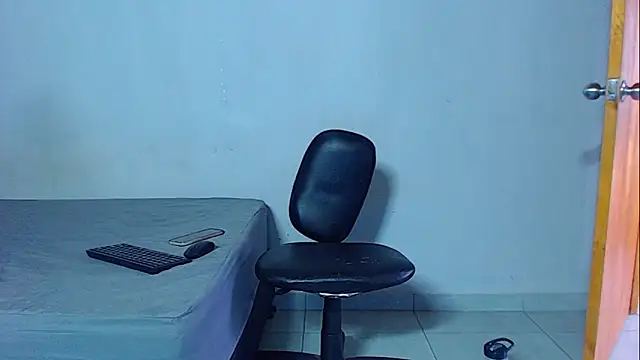 Snapshot of mikecoper_23 chatting on February 8, 2026, 1:20 pm mikecoper 23 online show from February 8, 2026, 1:20 pm