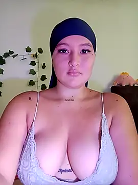 Celeste camila18 online show from October 16, 2025, 3:31 pm