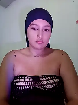 Celeste camila18 online show from October 19, 2025, 5:54 am