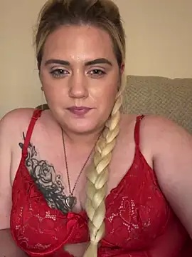 Snapshot of Blondiee3088 chatting on January 25, 2025, 1:21 am Blondiee3088 online show from January 25, 2025, 1:21 am