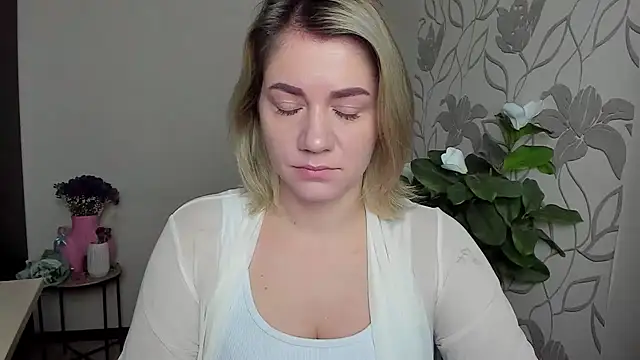 Snapshot of MariaSttone chatting on October 26, 2025, 10:26 am MariaSttone online show from October 26, 2025, 10:26 am