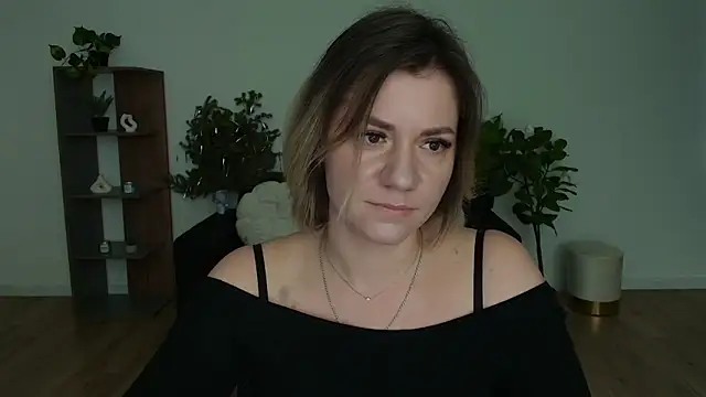 MariaSttone online show from February 4, 2025, 1:38 pm