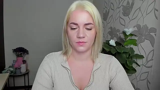 MariaSttone online show from November 5, 2025, 9:40 pm