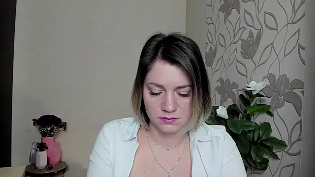 MariaSttone online show from February 25, 2025, 7:27 pm