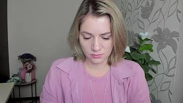 Snapshot of MariaSttone chatting on September 23, 2025, 1:51 pm MariaSttone online show from September 23, 2025, 1:51 pm