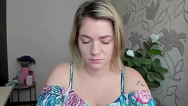 Snapshot of MariaSttone chatting on October 20, 2025, 11:22 am MariaSttone online show from October 20, 2025, 11:22 am