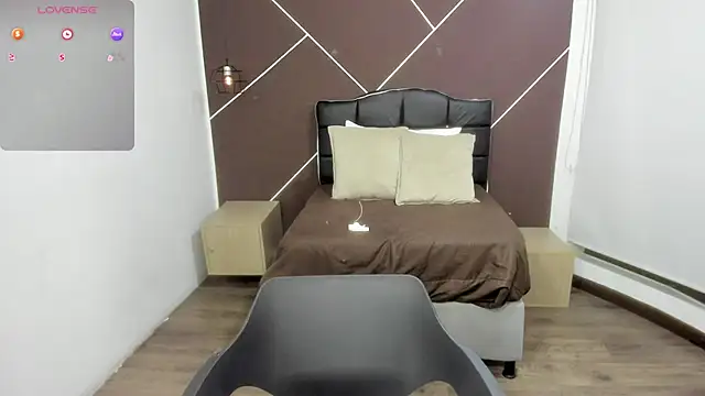Snapshot of AntonellaRosee_ chatting on February 20, 2025, 11:31 am AntonellaRosee online show from February 20, 2025, 11:31 am