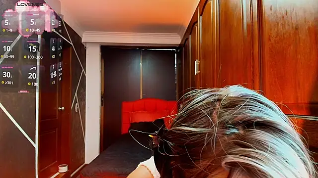 Snapshot of AntonellaRosee_ chatting on March 22, 2025, 2:58 pm AntonellaRosee online show from March 22, 2025, 2:58 pm