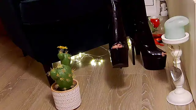 Snapshot of FeetVibe chatting on February 20, 2025, 1:30 pm FeetVibe online show from February 20, 2025, 1:30 pm