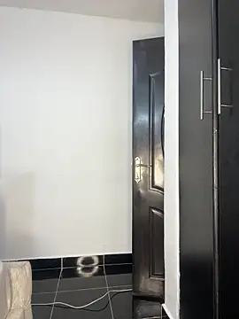 prettiepearl online show from April 4, 2026, 1:28 pm