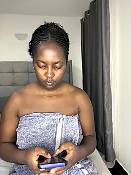 Snapshot of prettiepearl chatting on September 22, 2025, 12:33 pm prettiepearl online show from September 22, 2025, 12:33 pm