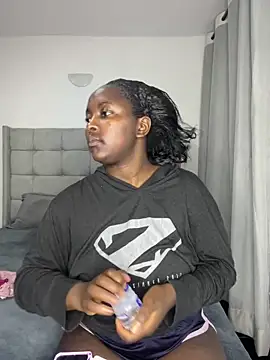 Snapshot of prettiepearl chatting on September 8, 2025, 7:57 pm prettiepearl online show from September 8, 2025, 7:57 pm