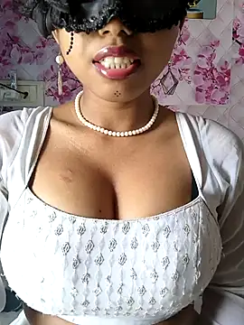 sandy naughty online show from February 13, 2026, 8:03 am