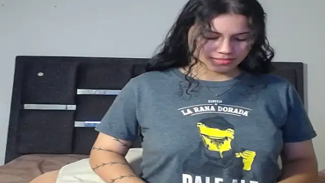 Snapshot of realshy-Stepsis chatting on June 24, 2026, 1:21 pm realshy-Stepsis online show from June 24, 2026, 1:21 pm