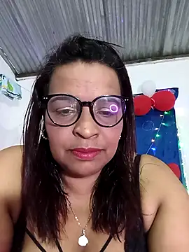 Snapshot of _violetta_- chatting on February 10, 2026, 8:19 pm violetta - online show from February 10, 2026, 8:19 pm