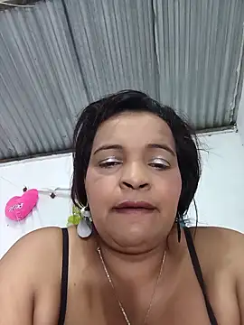 Snapshot of _violetta_- chatting on February 25, 2026, 9:31 am violetta - online show from February 25, 2026, 9:31 am