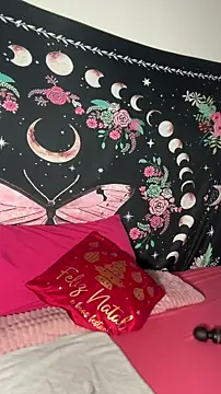 Snapshot of RuivaRaposinha chatting on January 7, 2026, 8:58 pm RuivaRaposinha online show from January 7, 2026, 8:58 pm