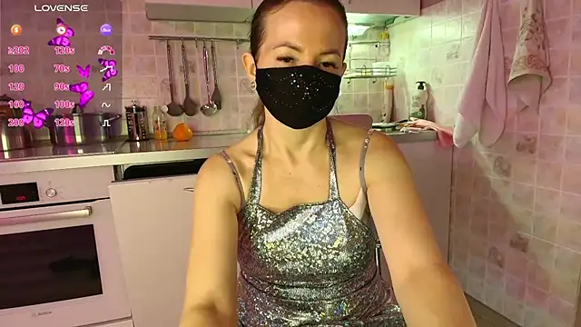 MilfeaN online show from April 7, 2026, 9:11 am