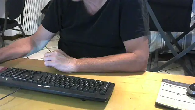 Snapshot of alkro63 chatting on September 28, 2025, 6:37 pm alkro63 online show from September 28, 2025, 6:37 pm