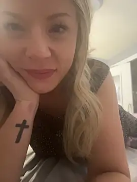 EllaSnow online show from April 6, 2026, 5:25 pm