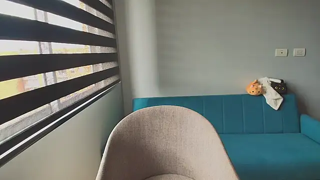 Lauri  fit online show from September 24, 2025, 3:18 pm