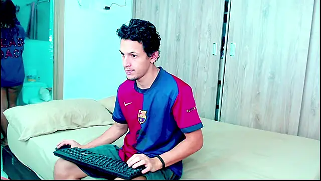 Snapshot of meridandwither chatting on April 22, 2026, 5:20 pm meridandwither online show from April 22, 2026, 5:20 pm