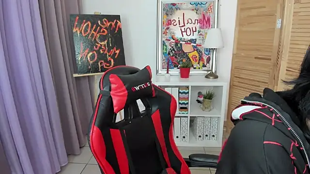 Snapshot of mekurisu chatting on November 4, 2025, 8:18 am mekurisu online show from November 4, 2025, 8:18 am