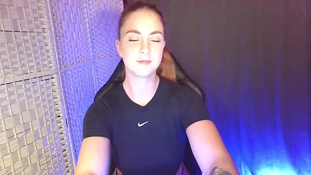 KayleyxEmily online show from November 3, 2025, 9:07 pm