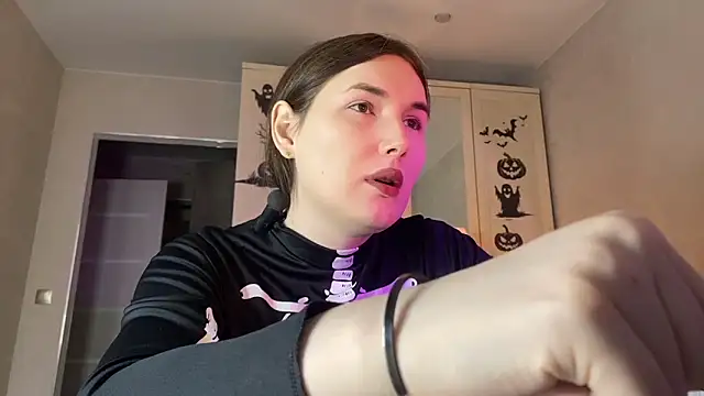 Snapshot of Maria_Bowie chatting on October 29, 2025, 7:51 am Maria Bowie online show from October 29, 2025, 7:51 am