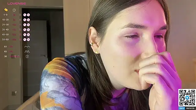 Maria Bowie online show from December 14, 2025, 8:58 pm