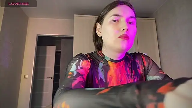 Maria Bowie online show from May 26, 2026, 5:05 am