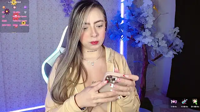 NaomiFox1 online show from February 26, 2025, 2:41 am