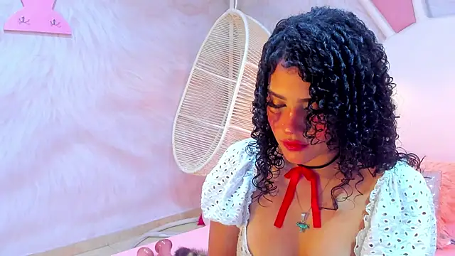 APRIIL CUTE online show from February 28, 2025, 1:47 pm