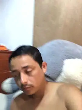 isacalejandroo online show from February 7, 2025, 5:29 pm