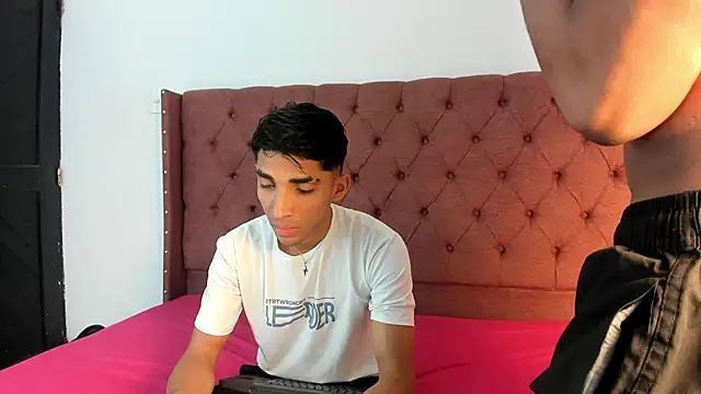 boys yourparty online show from September 24, 2025, 1:06 pm