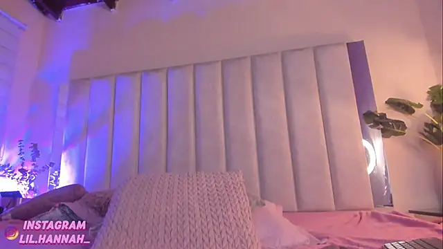 Snapshot of lil_hanna18 chatting on February 21, 2025, 10:50 am lil hanna18 online show from February 21, 2025, 10:50 am