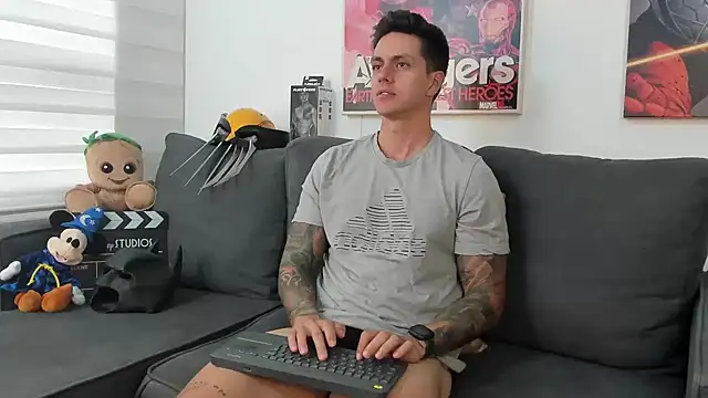 Snapshot of JeanBroc chatting on February 27, 2026, 7:35 pm JeanBroc online show from February 27, 2026, 7:35 pm